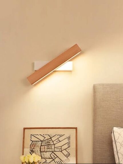 Wooden wall lamp